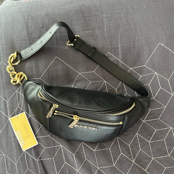 MICHAEL MICHAEL KORS
Mott Medium Leather Waistpack - Picture 5 of 14